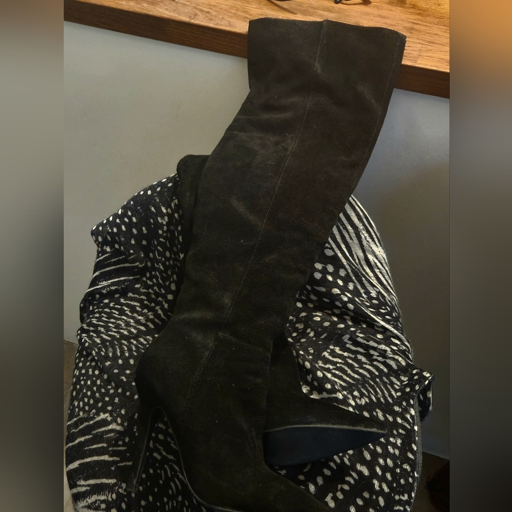 Great condition thigh high black boots